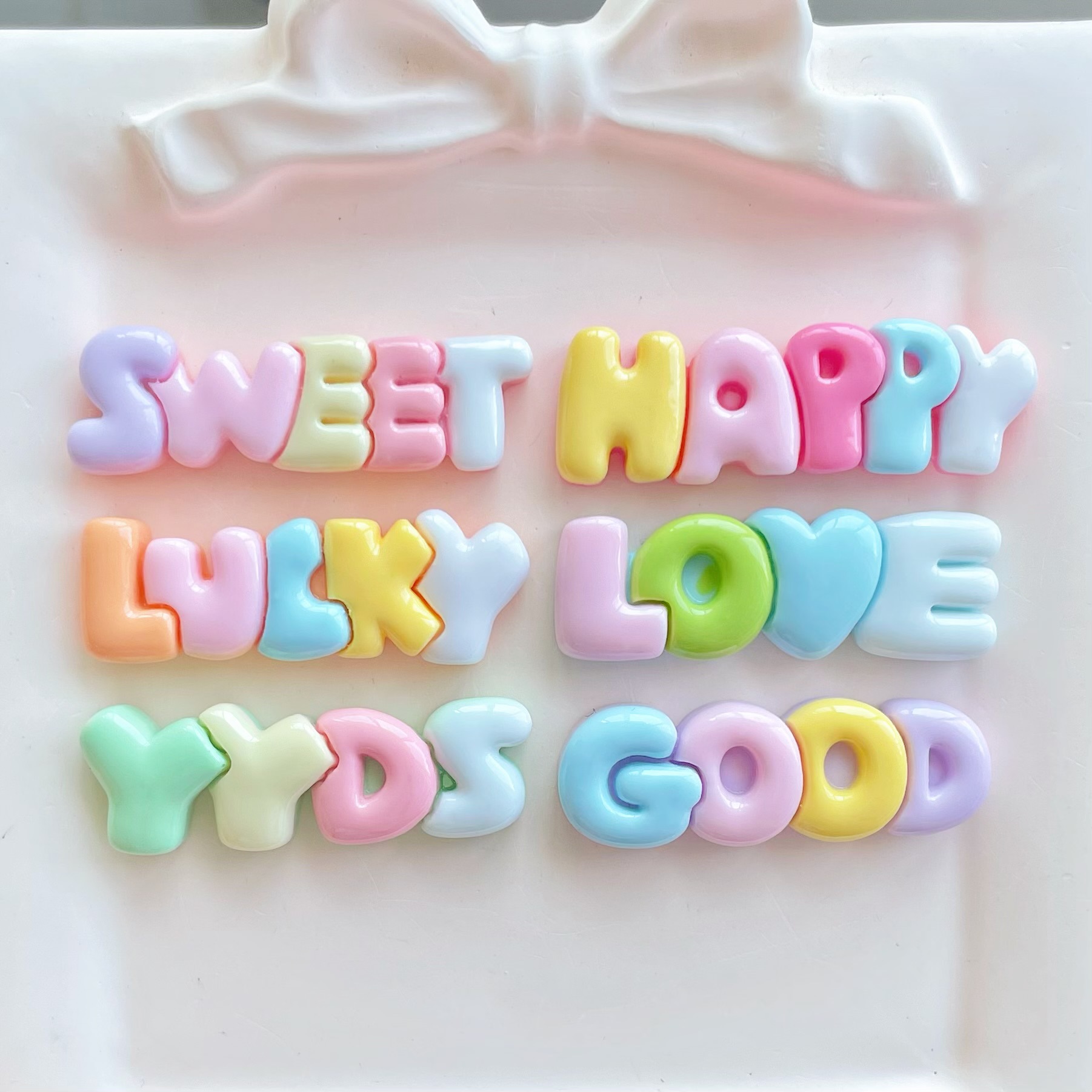 컬러 레터 평면 송진 패치 귀걸이 머리핀 키 체인 공예 - Resin Art Letter Keychain 리뷰 및 가격