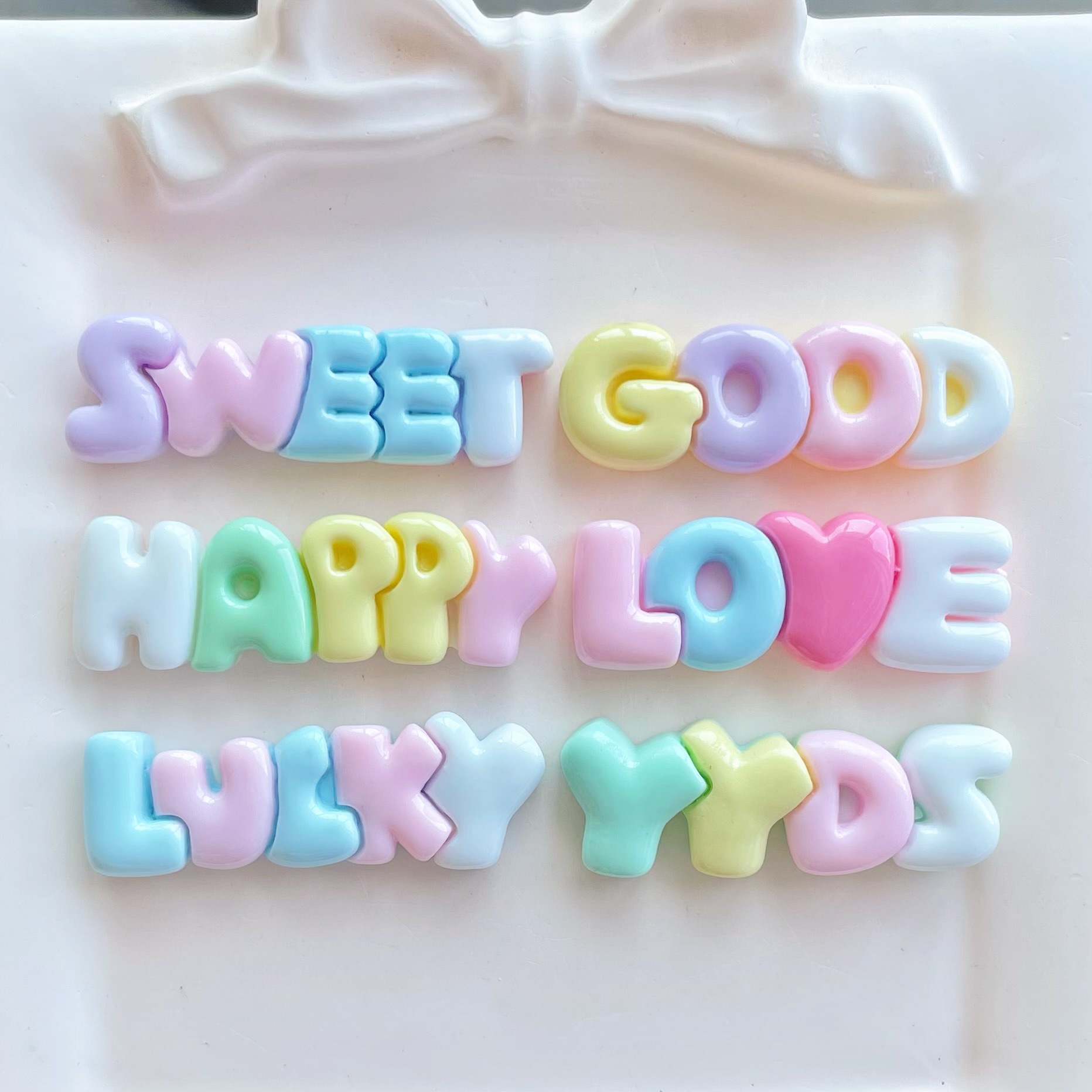컬러 레터 평면 송진 패치 귀걸이 머리핀 키 체인 공예 - Resin Art Letter Keychain 리뷰 및 가격